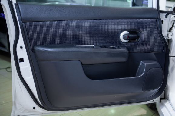 Nissan Tiida, АТ, 2011 фото 10