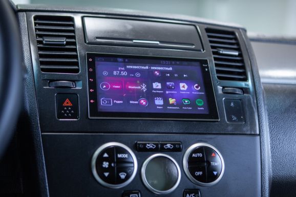 Nissan Tiida, АТ, 2011 фото 2