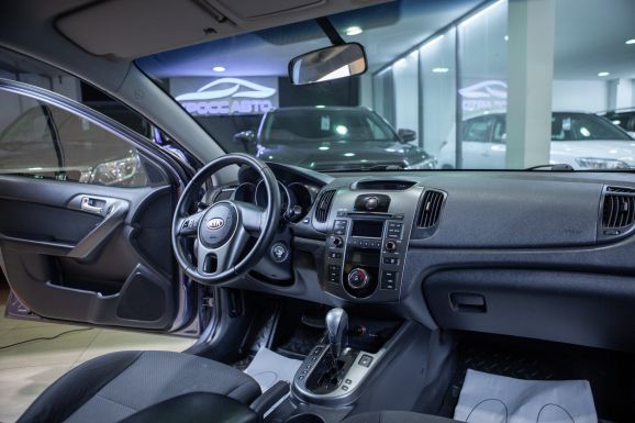 Kia Cerato, АТ, 2012 фото 7