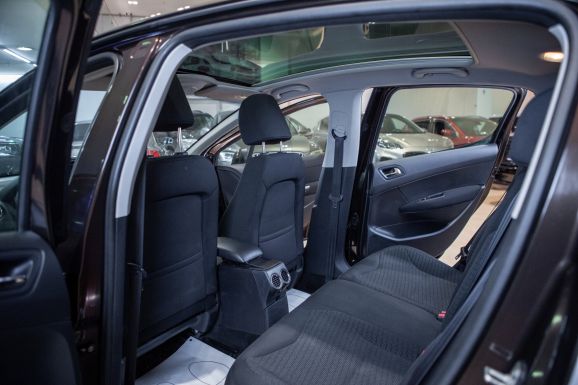 Peugeot 308, АТ, 2012 фото 9