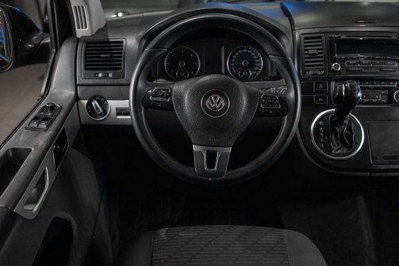 Volkswagen Multivan, Робот, 2012 фото 10