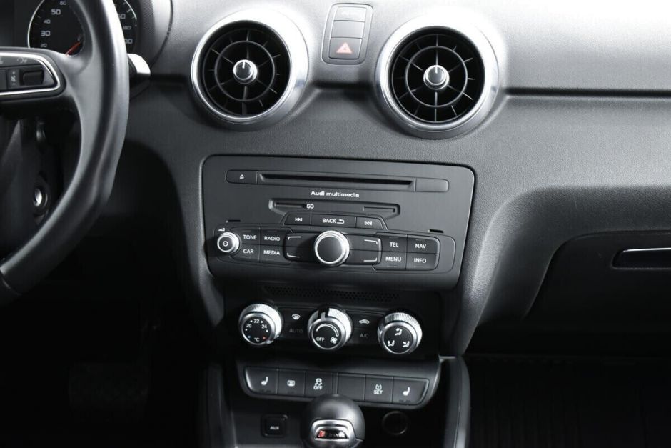 Audi A1, 1.4 л, Робот, 2014 фото 9