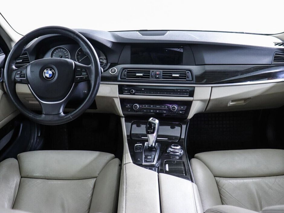BMW 5 серии, 2.5 л, АТ, 2011 фото 8