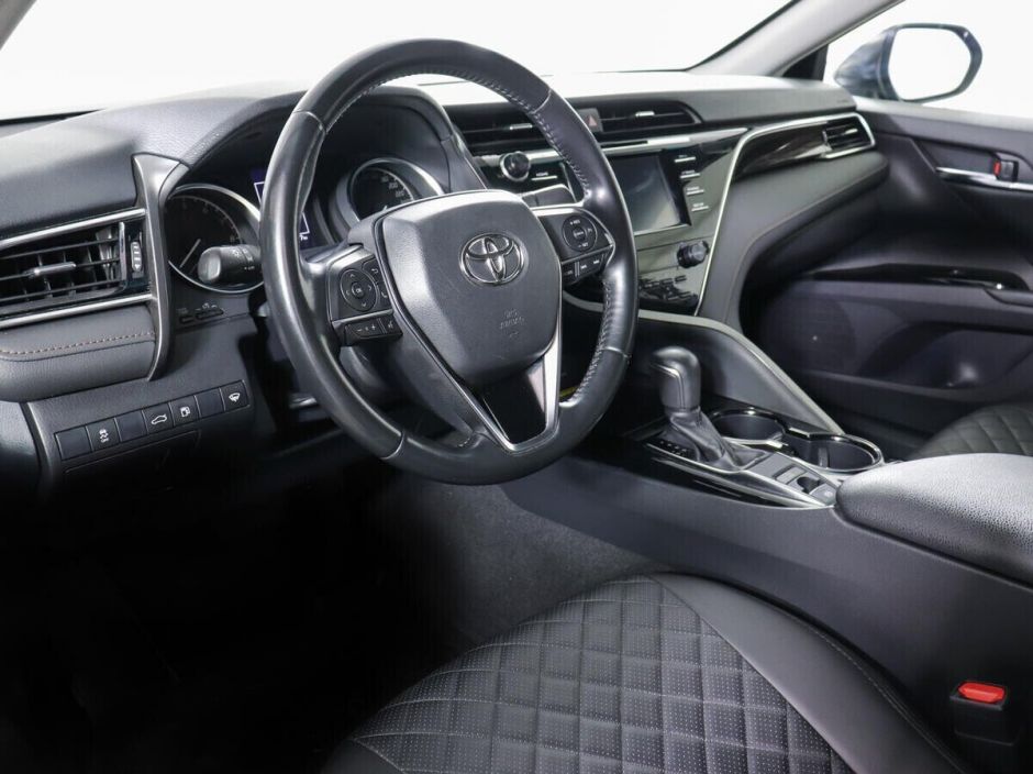 Toyota Camry, 2.5 л, АТ, 2018 фото 7