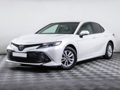 Toyota Camry, 2.0 л, CVT, 2020 фото 3