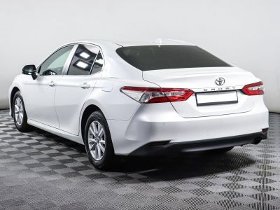 Toyota Camry, 2.0 л, CVT, 2020 фото 5