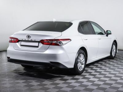 Toyota Camry, 2.0 л, CVT, 2020 фото 6