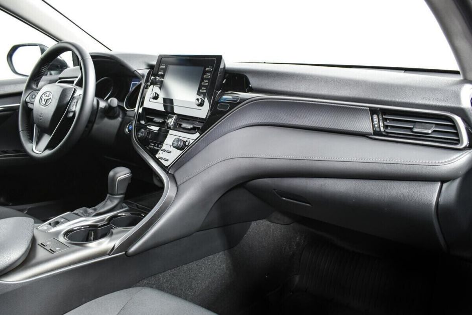 Toyota Camry, 2.0 л, Вариатор, 2021 фото 2