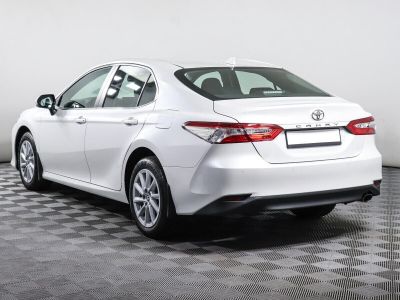 Toyota Camry, 2.0 л, CVT, 2021 фото 5