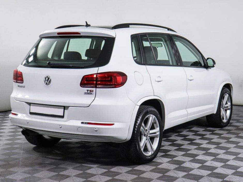 Volkswagen Tiguan, 2.0 л, АТ, 2015 фото 4