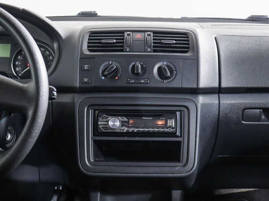 Skoda Fabia, 1.6 л, АТ, 2012 фото 2