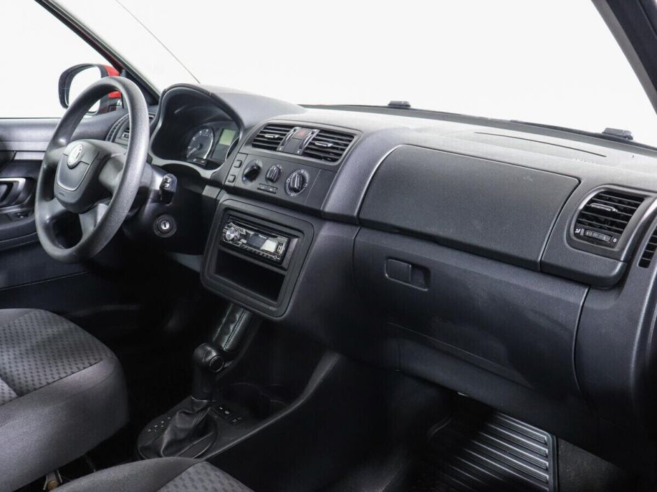 Skoda Fabia, 1.6 л, АТ, 2012 фото 1