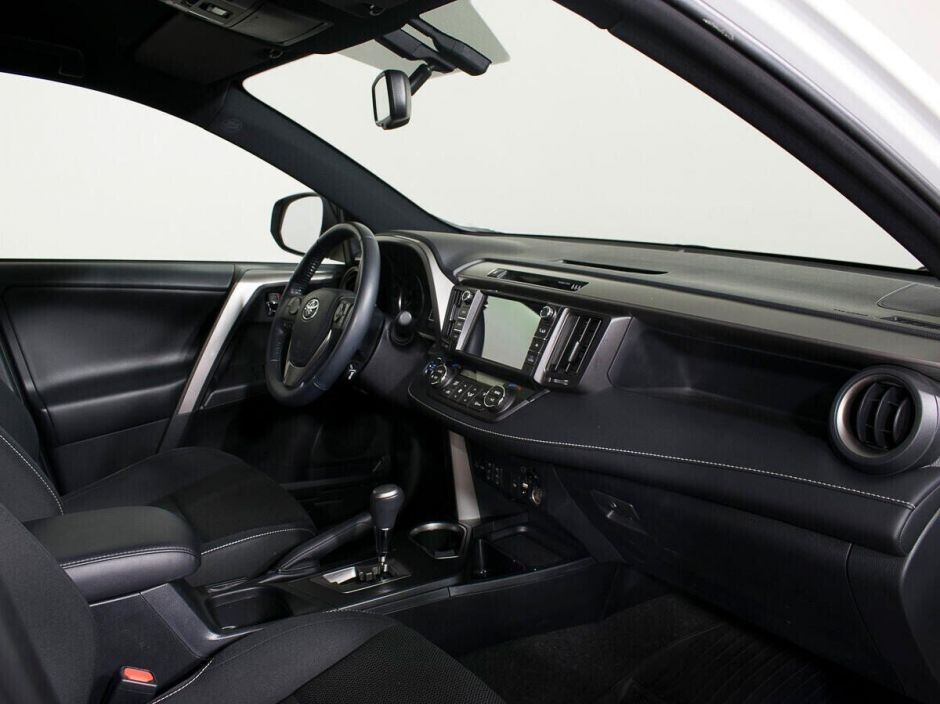 Toyota RAV4, 2.0 л, Вариатор, 2018 фото 10