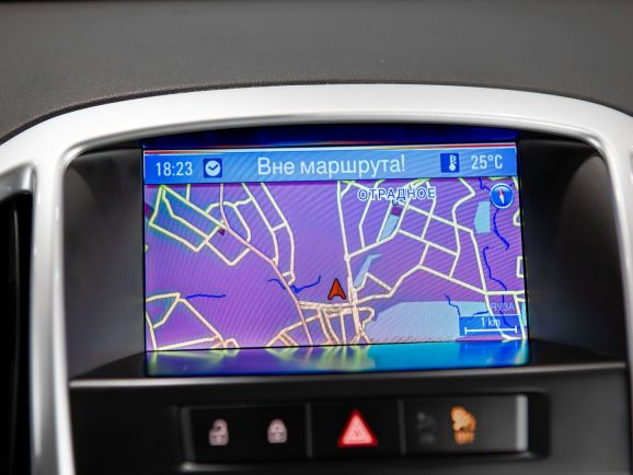 Opel Astra GTC, АТ, 2013 фото 13