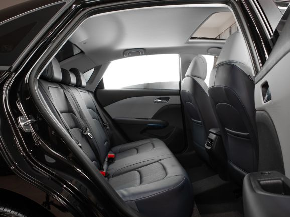 Chevrolet Monza, Робот, 2023 фото 8