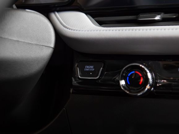 Chevrolet Monza, Робот, 2023 фото 13