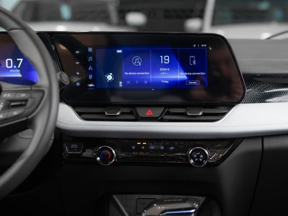 Chevrolet Monza, Робот, 2023 фото 16