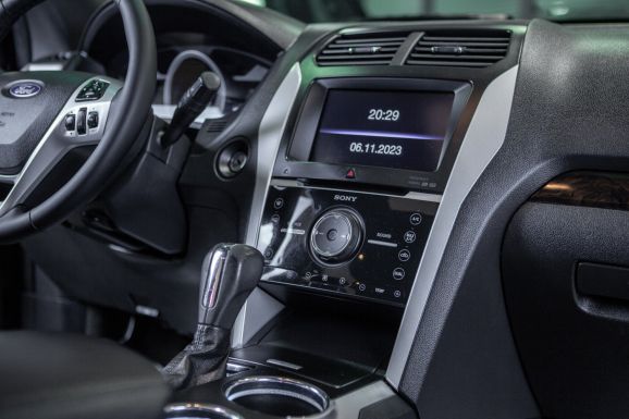 Ford Explorer, АТ, 2012 фото 21