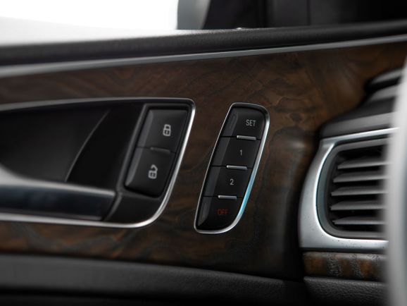 Audi A6, Робот, 2013 фото 9