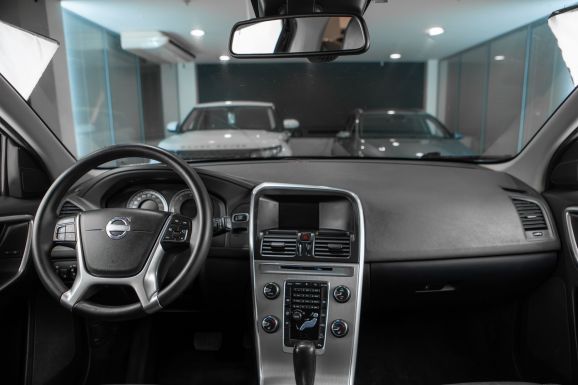 Volvo XC60, АТ, 2012 фото 8