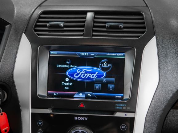 Ford Explorer, АТ, 2012 фото 16