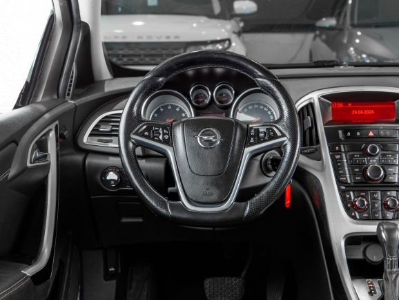 Opel Astra GTC, АТ, 2012 фото 8