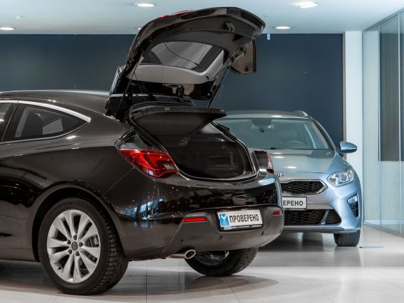 Opel Astra GTC, АТ, 2012 фото 1