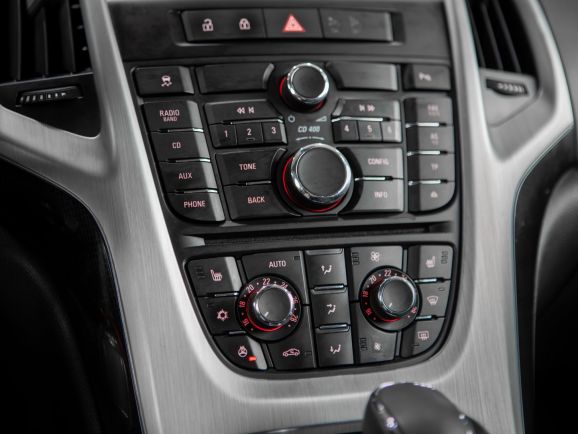 Opel Astra GTC, АТ, 2012 фото 11