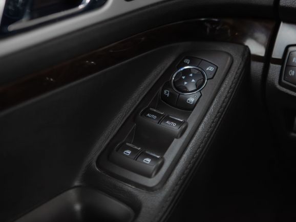 Ford Explorer, АТ, 2012 фото 14