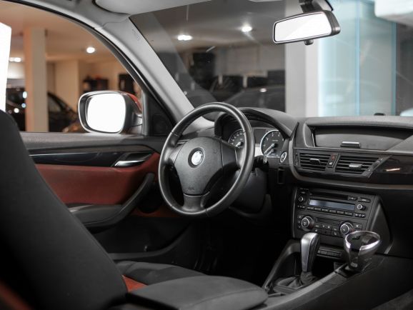 BMW X1, АТ, 2011 фото 7