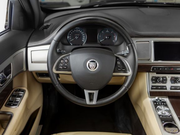 Jaguar XF, АТ, 2012 фото 11
