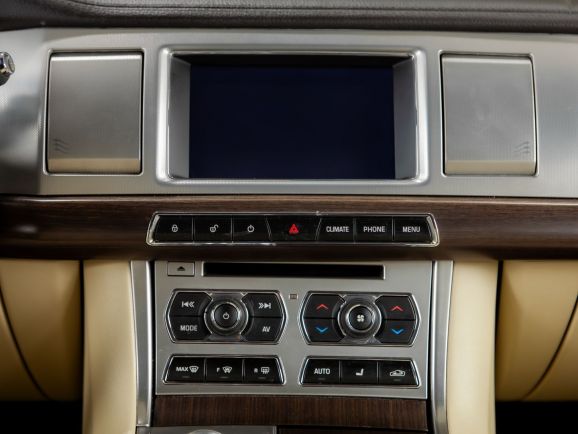 Jaguar XF, АТ, 2012 фото 12