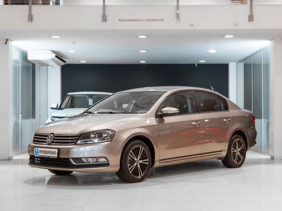 Volkswagen Passat, Робот, 2013 фото 3