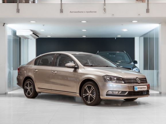 Volkswagen Passat, Робот, 2013 фото 5