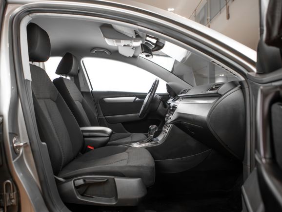 Volkswagen Passat, Робот, 2013 фото 16