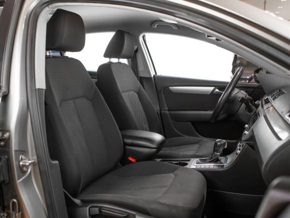 Volkswagen Passat, Робот, 2013 фото 17