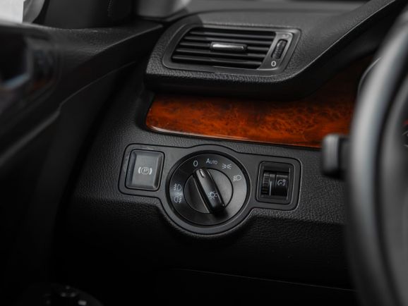 Volkswagen Passat, Робот, 2009 фото 8