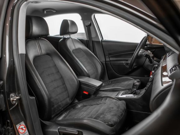 Volkswagen Passat, Робот, 2009 фото 14