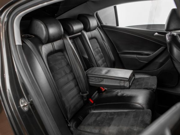 Volkswagen Passat, Робот, 2009 фото 2