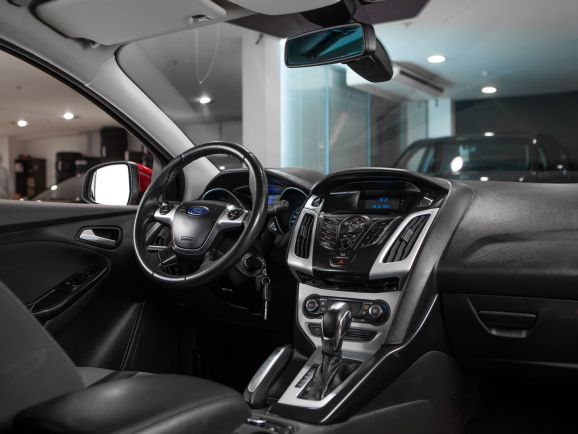 Ford Focus, Робот, 2013 фото 7