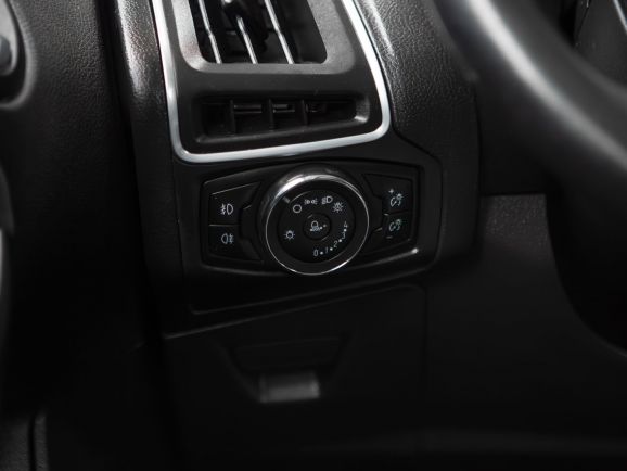 Ford Focus, Робот, 2013 фото 9