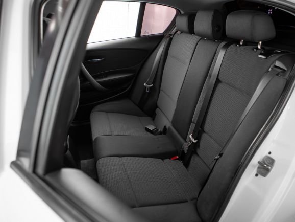 BMW 1 серия, АТ, 2010 фото 2