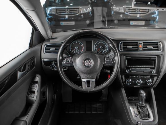 Volkswagen Jetta, АТ, 2012 фото 8