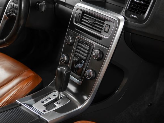 Volvo S60, АТ, 2011 фото 13