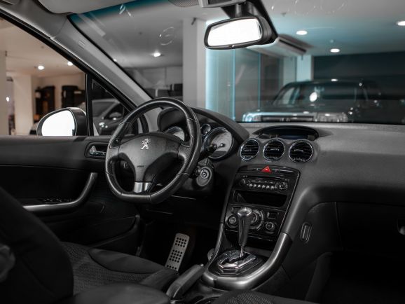 Peugeot 308, АТ, 2012 фото 7