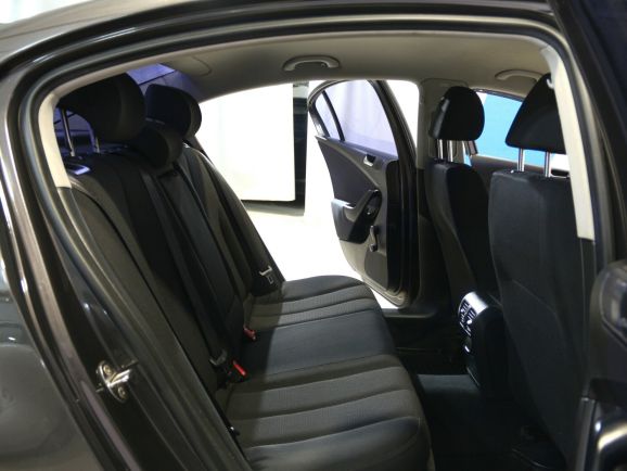 Volkswagen Passat, 2.0 л, МТ, 2007 фото 8