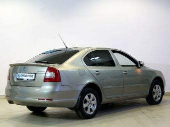 Skoda Octavia, 1.8 л, МКПП, 2011 фото 5