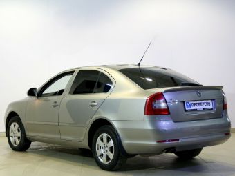 Skoda Octavia, 1.8 л, МКПП, 2011 фото 6