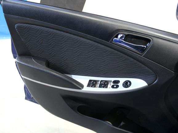 Hyundai Solaris, 1.6 л, АТ, 2014 фото 1