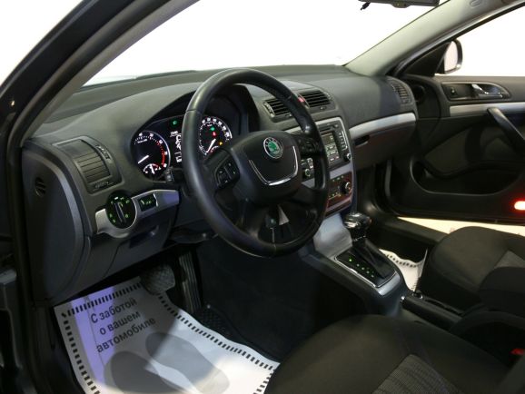 Skoda Octavia, 1.4 л, Робот, 2011 фото 2